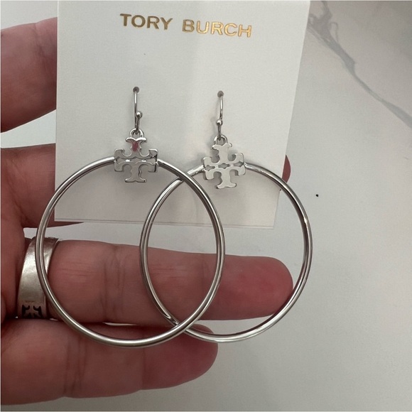 Tory Burch stacked-T Hoop - Picture 6 of 12